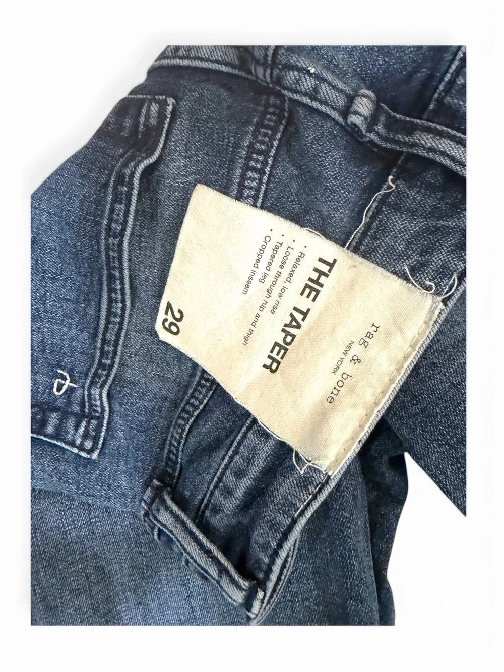 rag & bone Men’s Medium Blue Tapeted Relaxed Jeans Like new Sz 29 / fits like 31